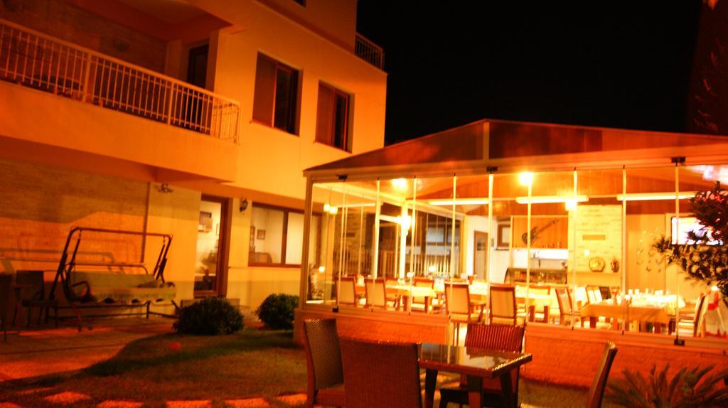Yenifoca Villa Fokai Hotel מראה חיצוני תמונה